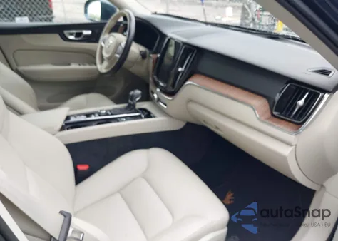 2021 Volvo Xc60 T6 Momentum из США, поврежденный, VIN YV4A22RK3M1681895